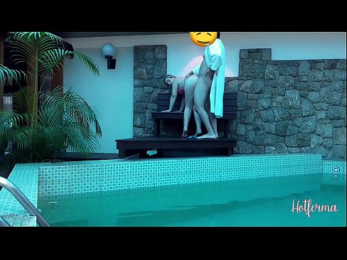 ❤️ Baas noeget faam nei it swimbad, mar koe net wjerstean in hot ️❌ Superseks by ús fy.novoporn.ru ❌